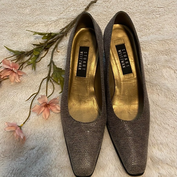 Beautiful Stuart Weitzman New Noir/Pyrite color (brown/tan) Leather heel shoes - Picture 2 of 5
